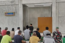 Kunjungi Masjid Al Hurriyah...