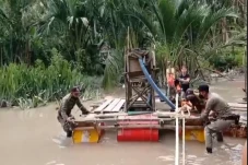Pekerja Tambang Ilegal...
