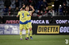 Hasil Cagliari vs Juventus:...