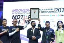 Kasih 4 Mobil dan 2...