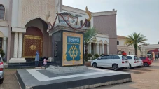 Tugu Santri Masjid Agung...