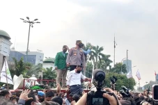 Pimpinan DPR Pastikan...