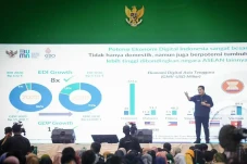 Bupati Lamongan Sebut...