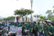 Dipimpin Mobil Komando,...
