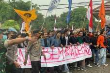 Demo 11 April, Mahasiswa...