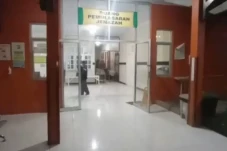 Perang Sarung Telan...