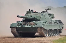 Tank Tua Jerman Siap...