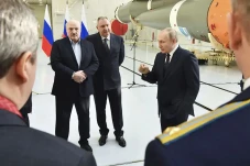 Di Hadapan Lukashenko,...
