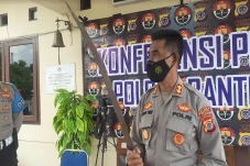 Edan! Geng Sekolah di...