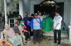 Istri Mendiang Ona Sutra...