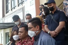 Menang Hak Perwalian...