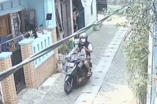 Kepergok Bobol Motor...
