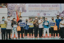 Universitas Esa Unggul...