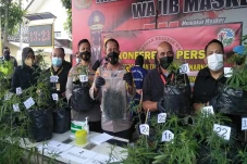 Gerebek Rumah di Lembang,...