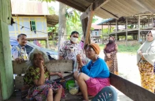 Pemkab Pinrang Beri...