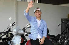 Adu Jotos dengan Netizen...