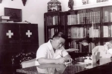 Dr Oen, Dokter Pejuang...