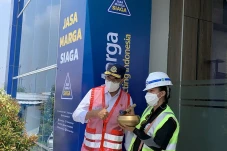Gokil, Rara Pawang Hujan...