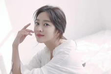 Bukan Kim Sejeong, Pemeran...