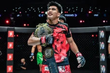 Joshua Pacio Tunggu...