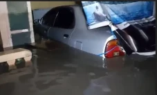 Banjir Setinggi 2 Meter...