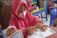 Bantuan MNC Peduli kepada...