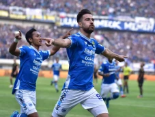 Target Juara Liga 1,...