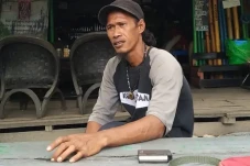 Dukung Iwan Dento Raih...