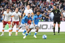 Napoli vs AS Roma: si...