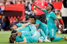 Barca Dipecundangi Cadiz,...