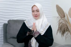 Sembunyikan Hijab dari...