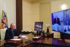 Putin Ledek Barat: Sanksi...
