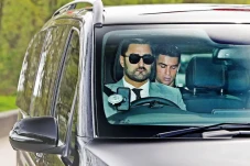 Diliputi Duka, Cristiano...