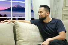 Tren Hijrah Para Selebritas,...