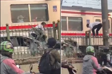 Sopir Sakti yang Mobilnya...