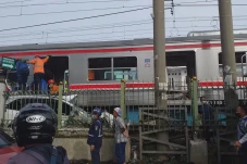 PT KAI Akan Tuntut Sopir...
