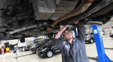 Biaya Servis Mobil di...