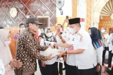 200 Warga Kecamatan...
