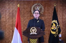 Puan, Sarinah, dan Perjuangan...