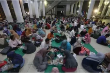 4 Cara Menolak Ajakan...