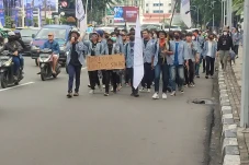 Jelang Sore, Mahasiswa...