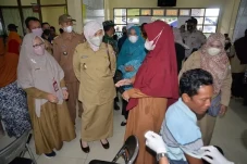 Diberi Bonus Sembako,...