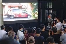 Tingkatkan Pelayanan...