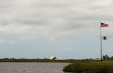 SpaceX Luncurkan 53...