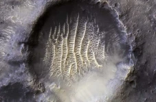 Uniknya Kawah di Pusat...