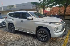 Kendarai Pajero Saat...