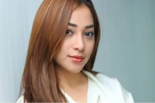Sederet Artis Ternama...