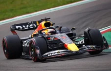 Verstappen Rebut Kemenangan...
