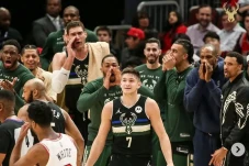 Hasil Playoff NBA 2022:...