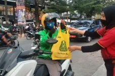 Hari Bumi, Alfamart...
